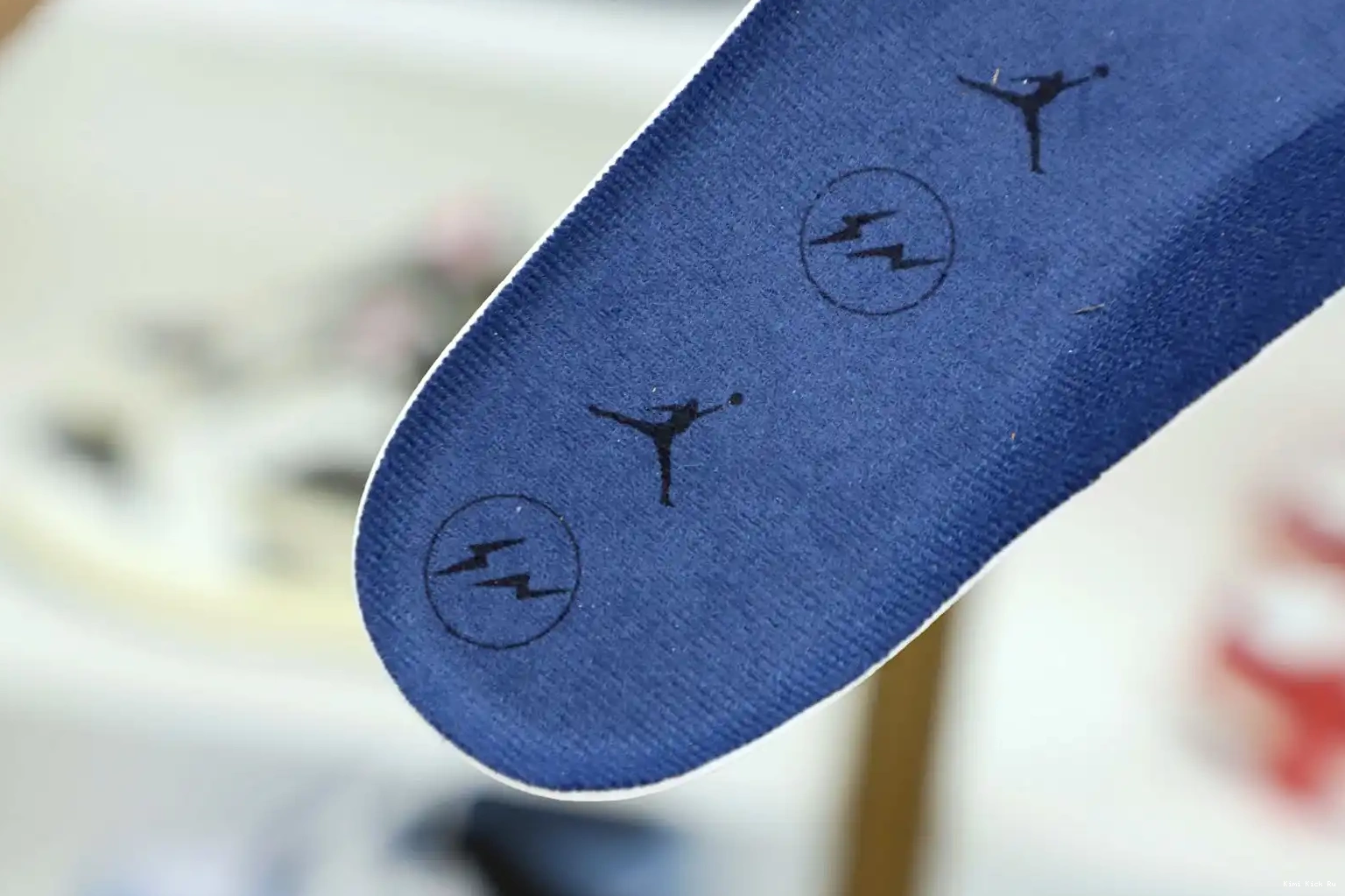 DESIGN AIR 'WHITE' RETRO 3 SP Kimikick X FRAGMENT JORDAN 0715